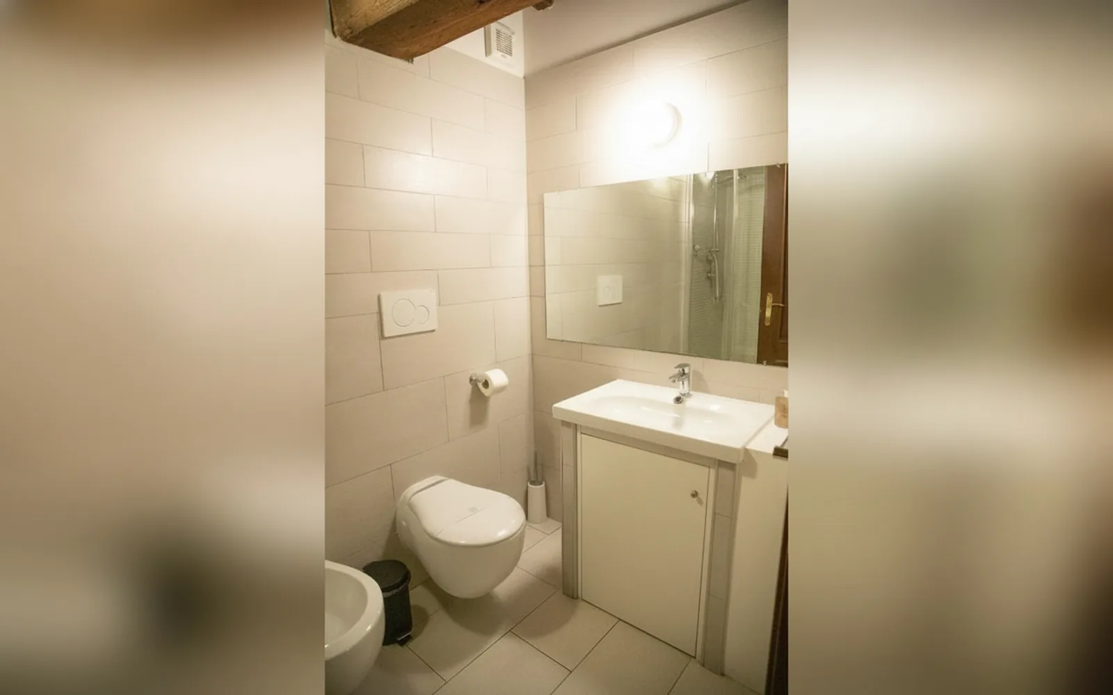 Camera con bagno privato — flowers apartments, Roma (Lazio) (foto 101)