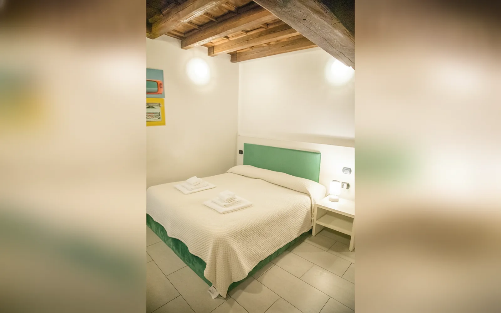 Camera con bagno privato — flowers apartments, Roma (Lazio) (foto 22)