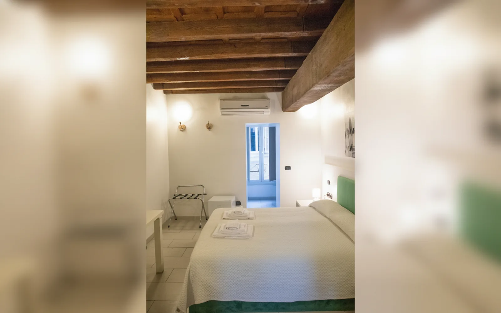 Camera con bagno privato — flowers apartments, Roma (Lazio) (foto 44)