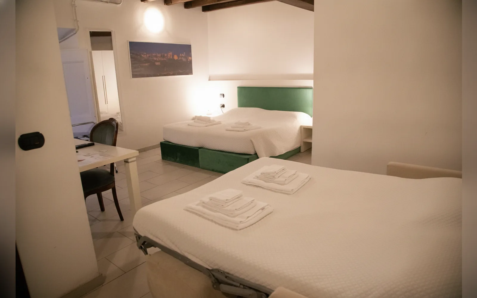 Camera con bagno privato — flowers apartments, Roma (Lazio) (foto 46)
