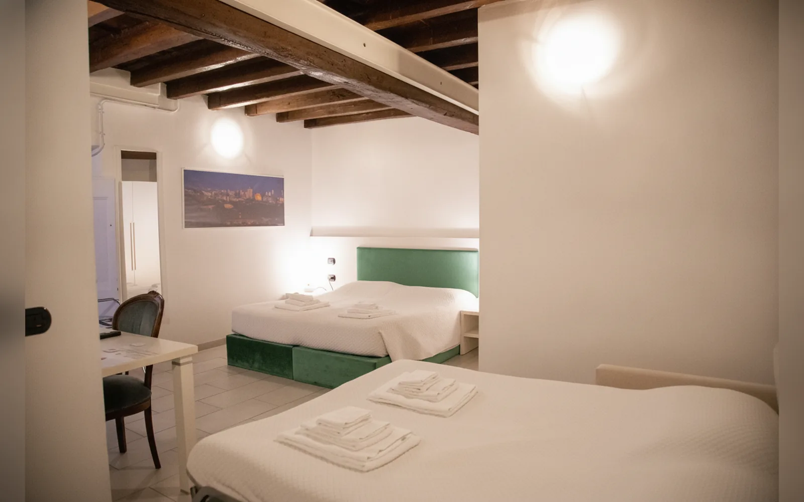 Camera con bagno privato — flowers apartments, Roma (Lazio) (foto 49)