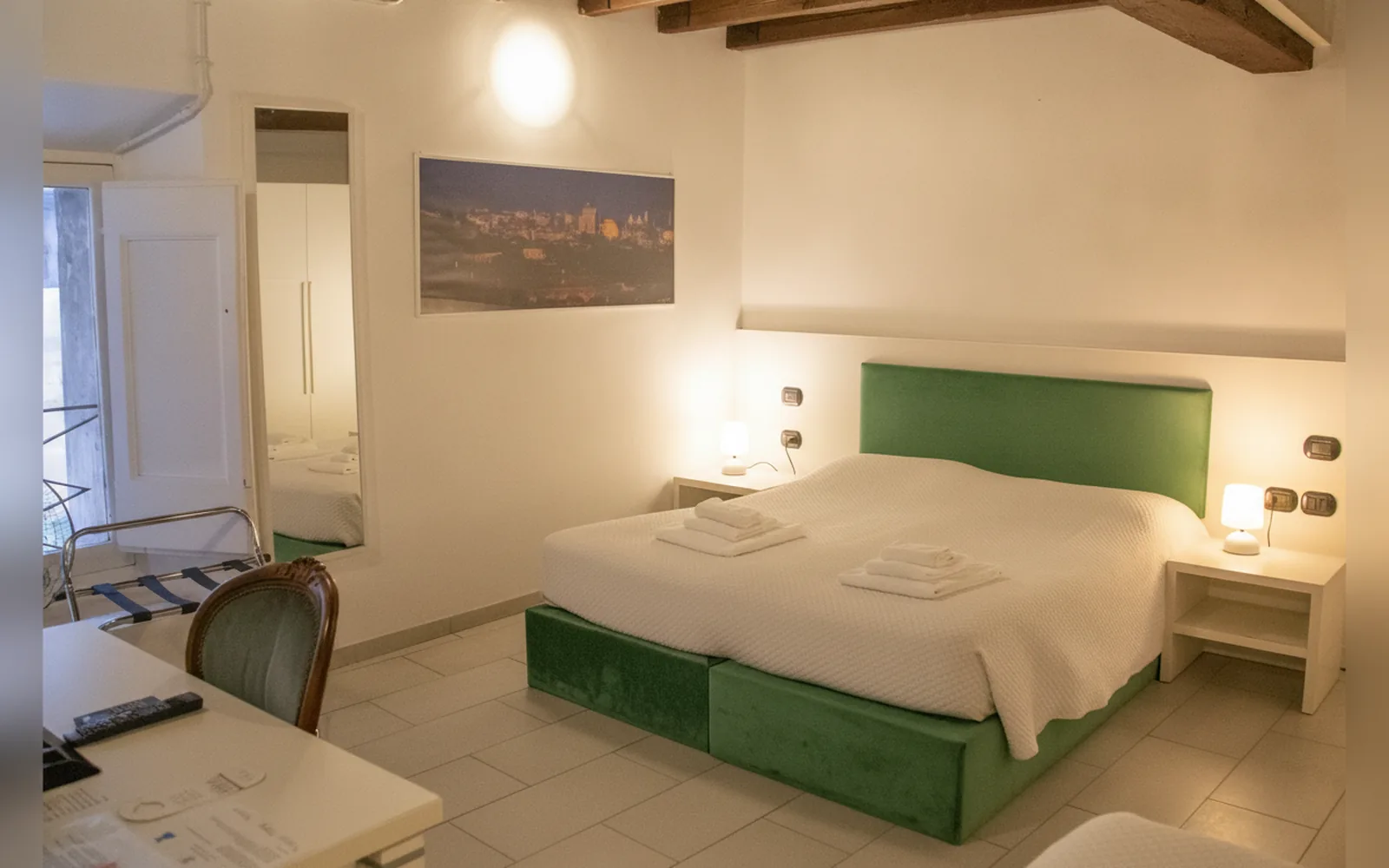 Camera con bagno privato — flowers apartments, Roma (Lazio) (foto 54)