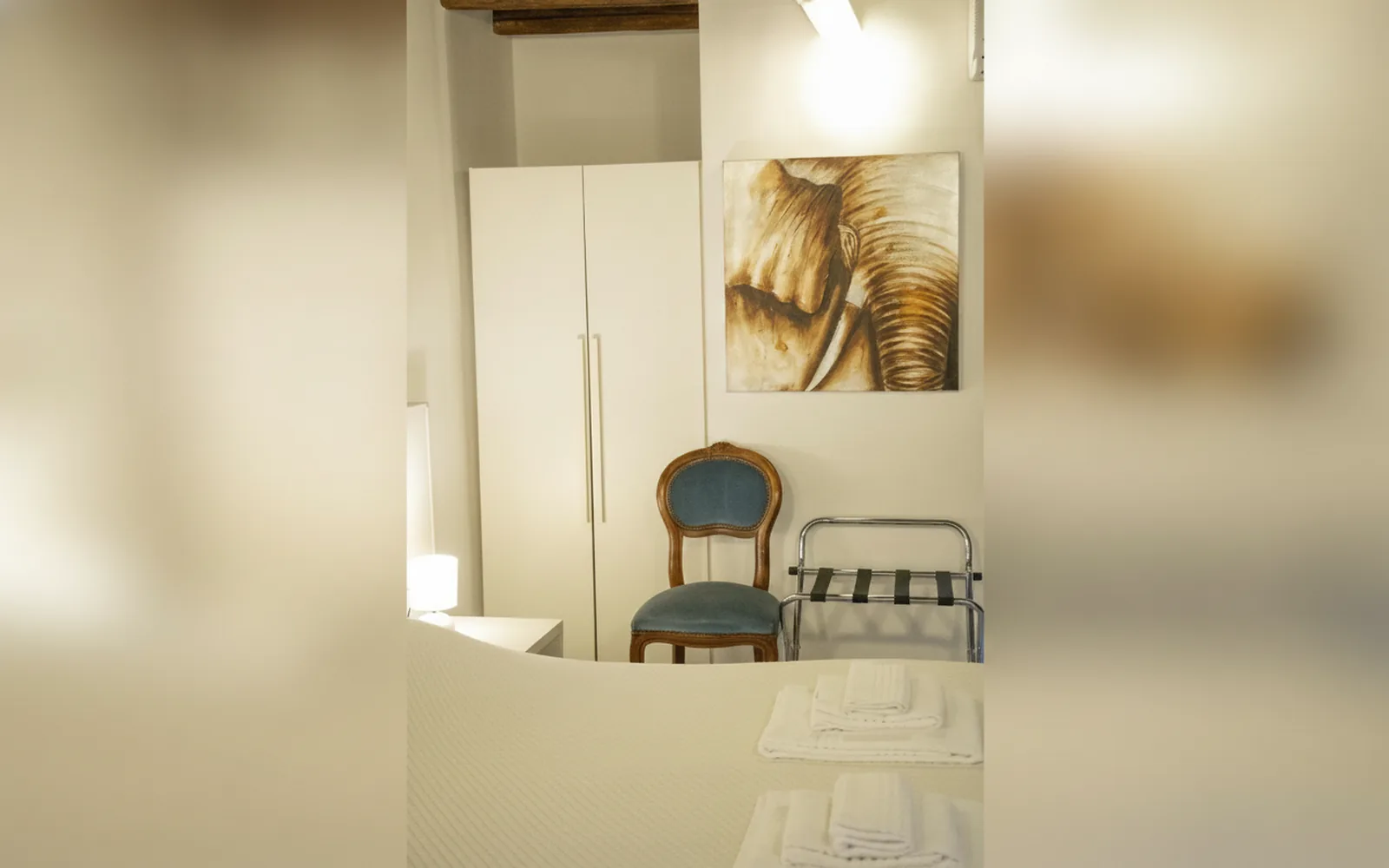 Camera con bagno privato — flowers apartments, Roma (Lazio) (foto 55)