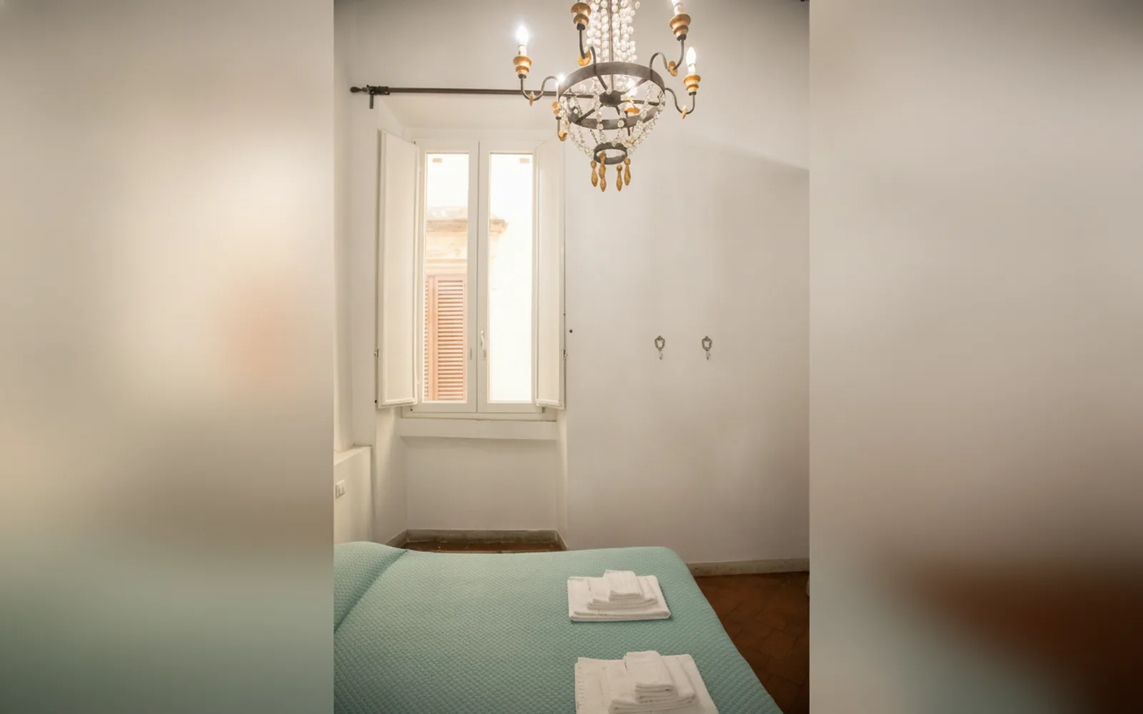 Camera con bagno privato — flowers apartments, Roma (Lazio) (foto 72)